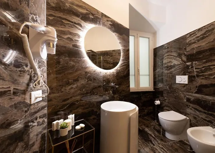 The Rent - Elegant Five-bedrooms Near Colosseo * Rzym