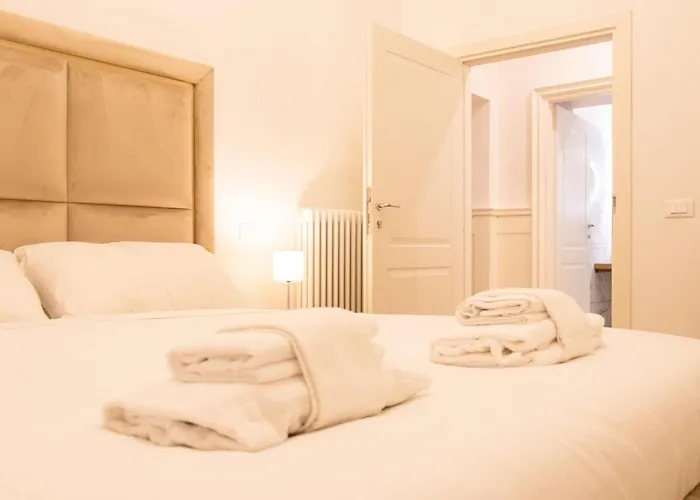 The Rent - Elegant Five-bedrooms Near Colosseo *