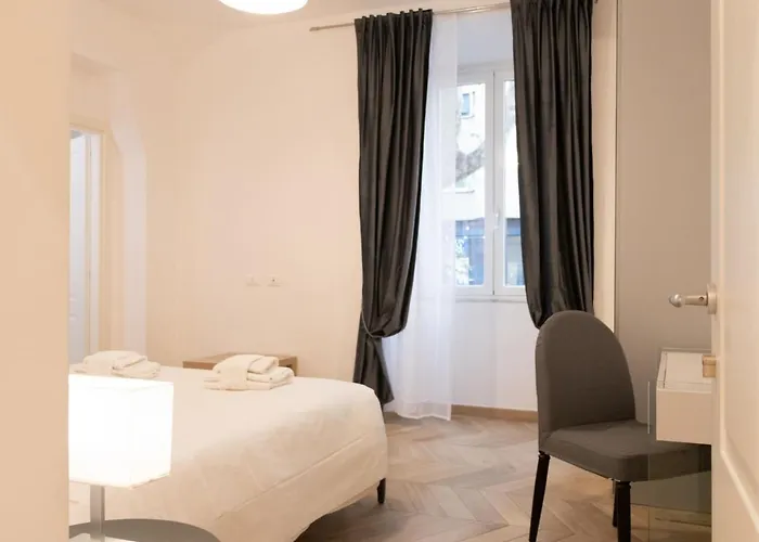 The Rent - Elegant Five-bedrooms Near Colosseo Apartament Rzym