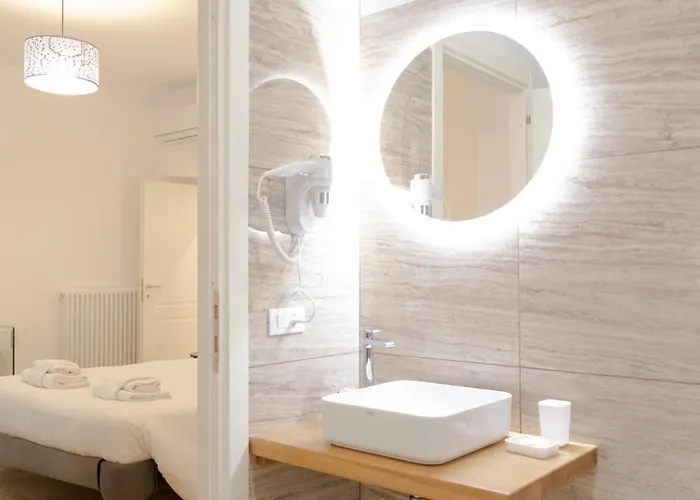 The Rent - Elegant Five-bedrooms Near Colosseo Apartament Rzym