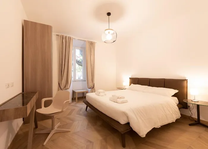 The Rent - Elegant Five-bedrooms Near Colosseo *